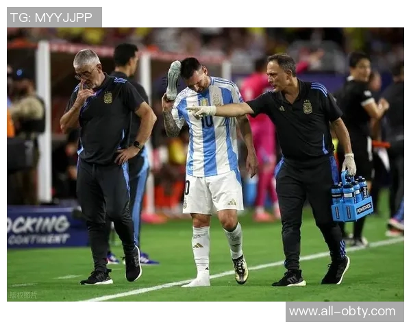 球王的小迷妹张琳艳穿梅西10号球衣晒美照引热议 球王的小迷妹张琳艳穿梅西10号球衣晒美照引热议