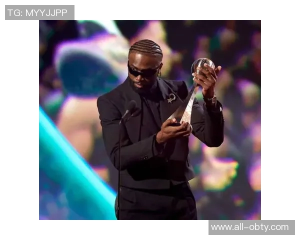 杰伦布朗首节表现抢眼6投3中斩获9分3篮板3助攻1抢断