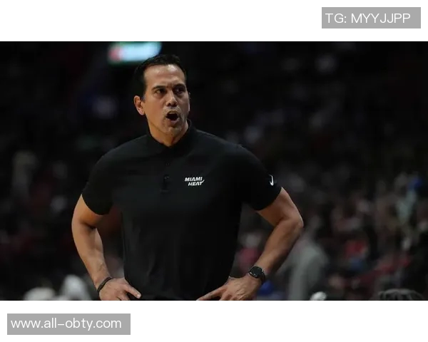 约维奇半场表现亮眼6投3中罚球全中贡献10分外加3篮板2助攻1盖帽