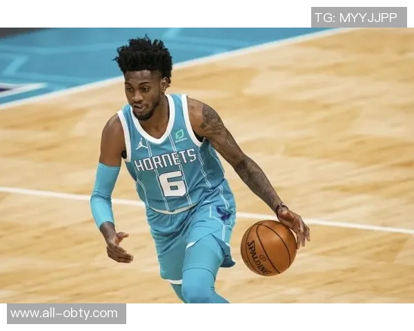 卡梅隆克里斯蒂第三节表现出色6中4砍下12分2助攻展现潜力